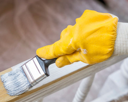 Comment enlever la peinture du bois efficacement ?